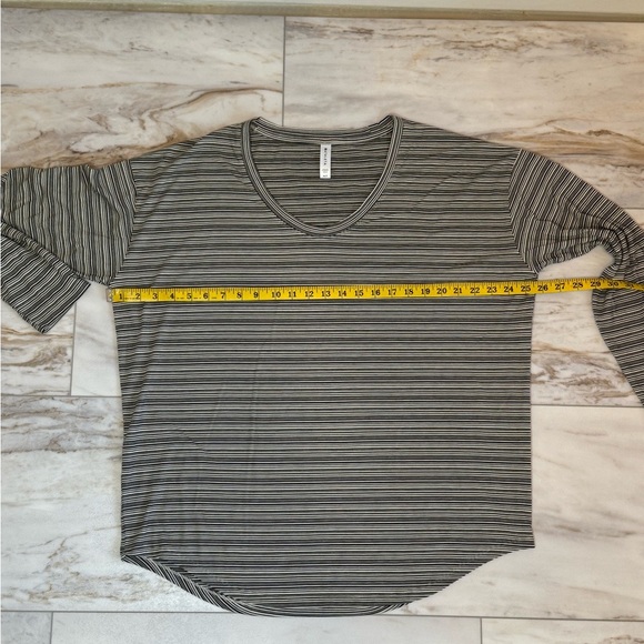 Athleta Black & White Striped Long Sleeve Top – Women’s XLT – High Low Hem - Picture 3 of 7